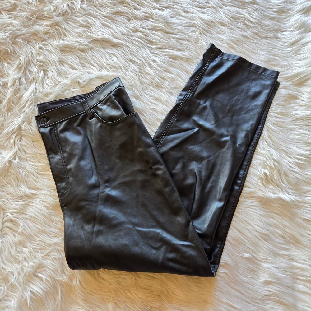 Abercrombie & Fitch 90's Straight Ultra High Rise Pant Vegan Leather Black 34R - Picture 2 of 6